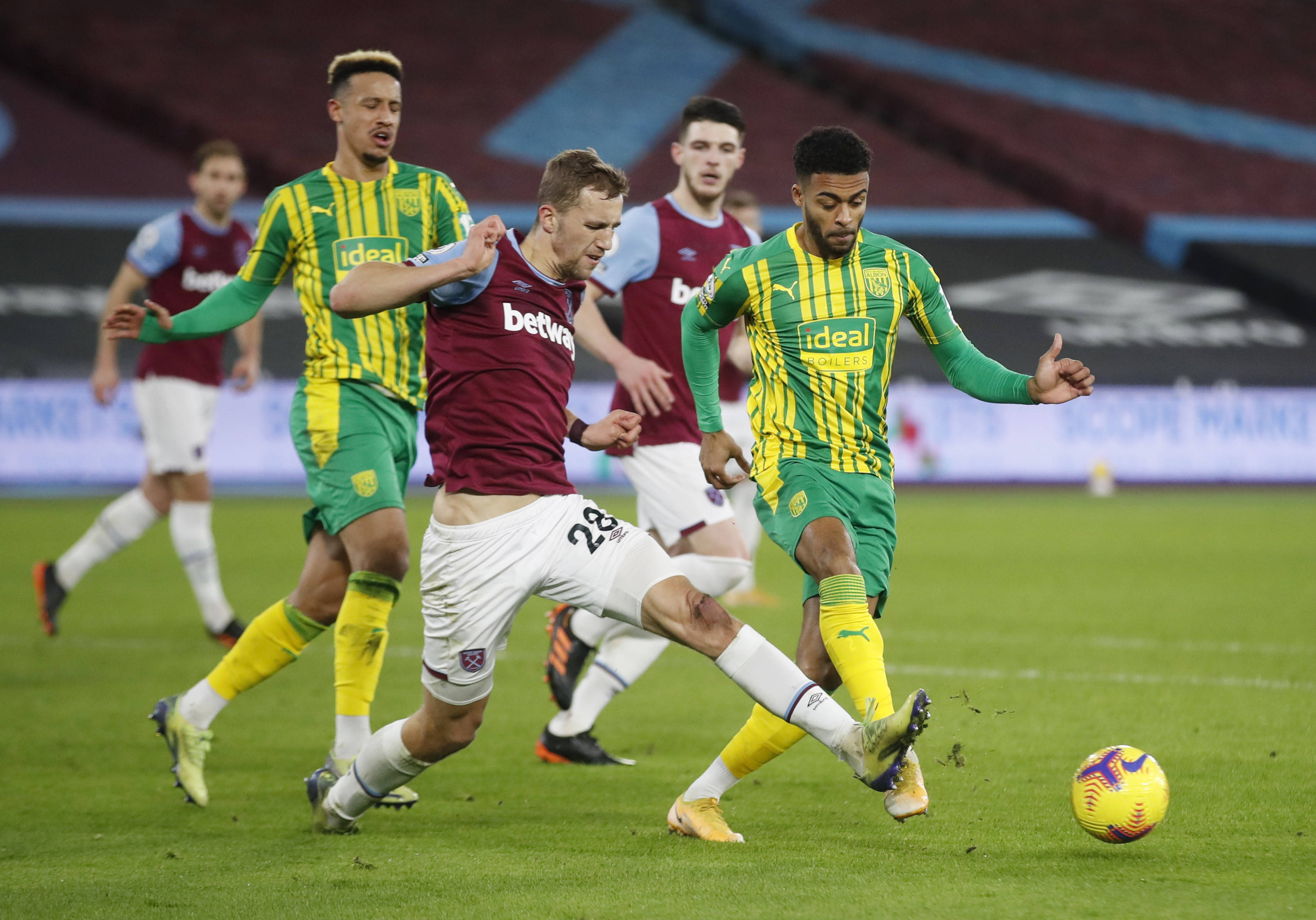 受到场地条 受到场地条